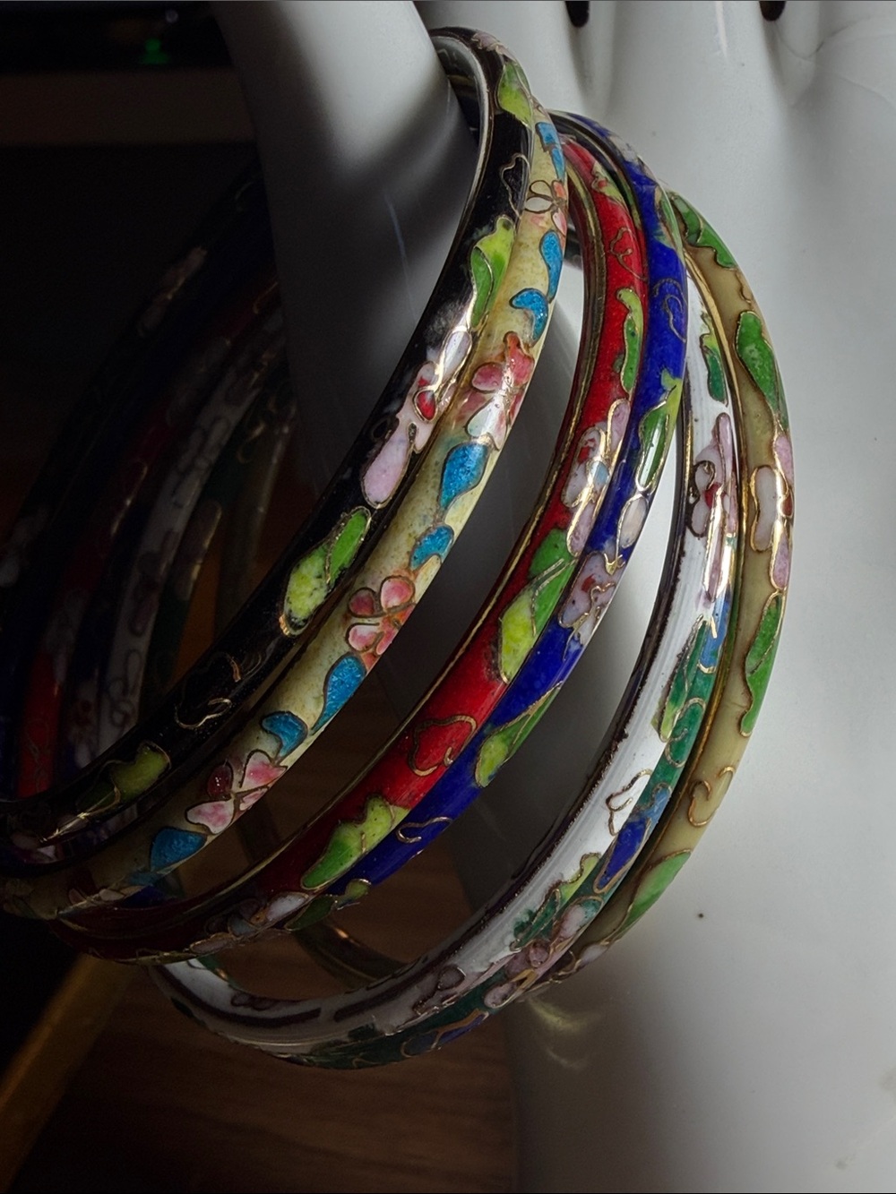 7 Vintage Cloisonne bangle bracelets, lot of 7. 2.5” opening